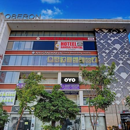 Collection O Hotel Swarg Surat Eksteriør bilde