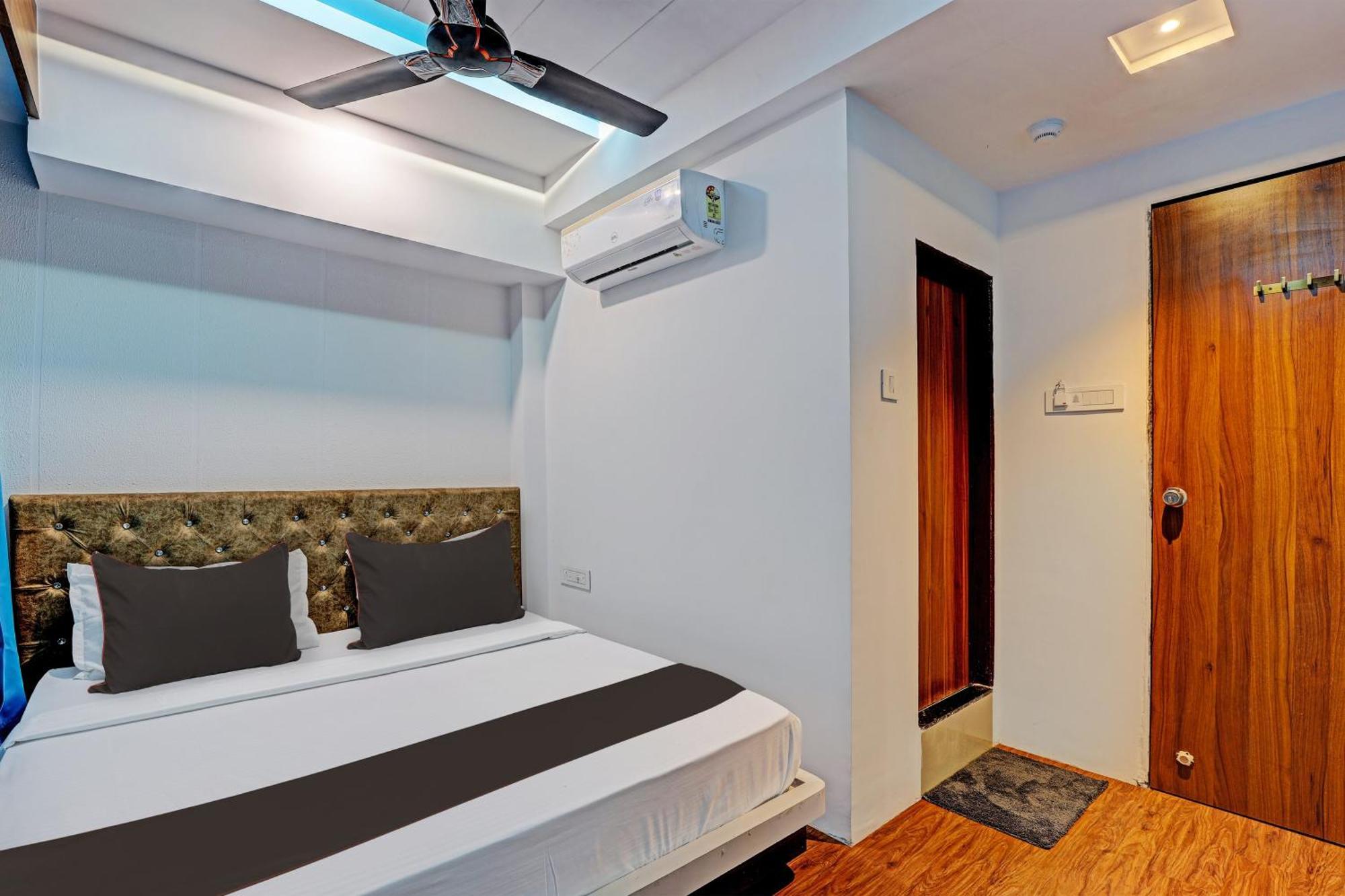 Collection O Hotel Swarg Surat Eksteriør bilde